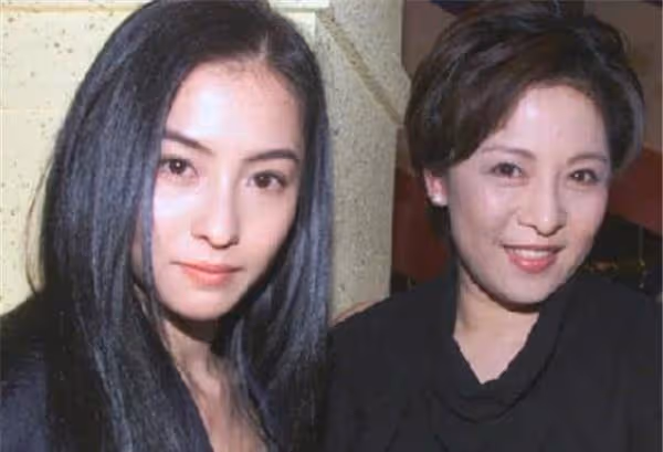 向太：我們跟這麼多人都好，怎麼就遇到周星馳和小林青霞兩個白眼狼