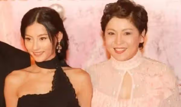 向太：我們跟這麼多人都好，怎麼就遇到周星馳和小林青霞兩個白眼狼