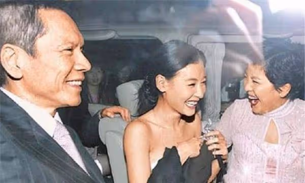 向太：我們跟這麼多人都好，怎麼就遇到周星馳和小林青霞兩個白眼狼