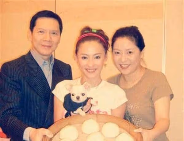 向太：我們跟這麼多人都好，怎麼就遇到周星馳和小林青霞兩個白眼狼