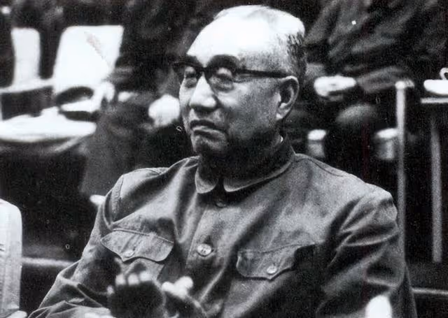 朱德逝世七個月後,康克清向汪東興彙報三件事,背後含義令人動容