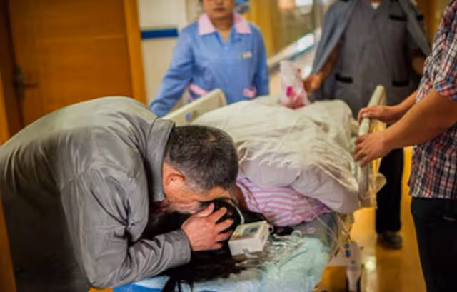 04年，22歲少女朱力亞，被男友傳染愛滋，死前舉動令人刮目相看