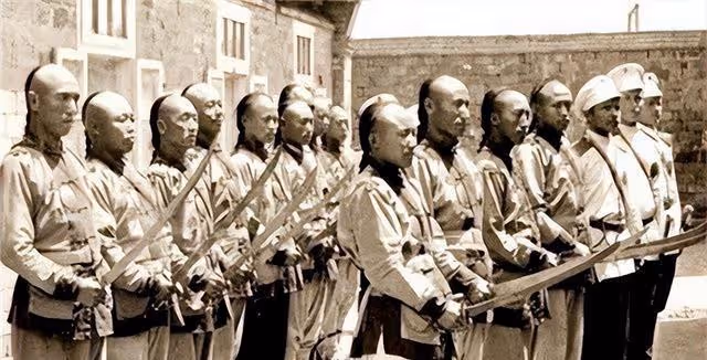 清朝女子模仿花木蘭從軍,沒想到後來懷孕了,結局悲慘不配被同情