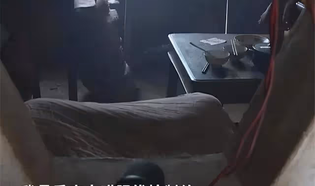 17年,湖南一女子瘋魔,帶倆孩子臥床半年,一天只吃一頓飯,為何