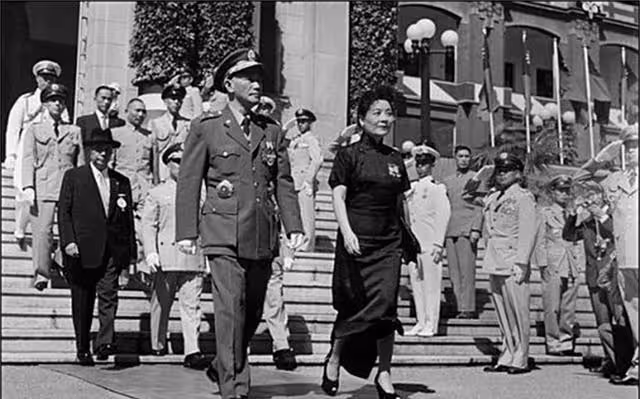1949年蔣介石退守台灣,到底帶走了多少軍隊?說出來讓人難以接受