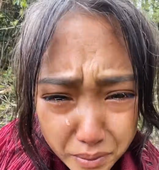 19歲網紅,人前涼山窮人家的孩子,人後豪車名媛,現實可太諷刺了