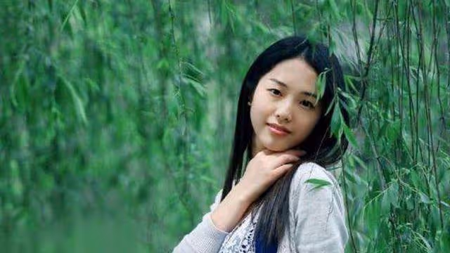 妻子假裝暈倒試探丈夫,丈夫的舉動她樂開了花,丈夫給妻子一巴掌