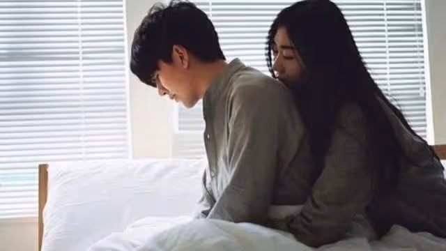 「分手吧,我過不了苦日子」「說到底,你終究是一個物質的女人」