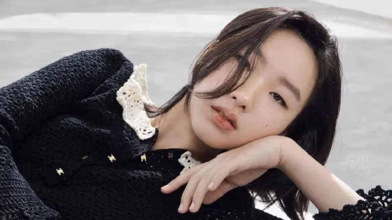 進軍香港市場？小S17歲長女首登港版時尚芭莎，稱努力才不會被看不起