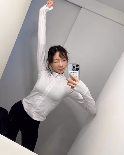 34歲泰妍《驚六》美貌引熱議,曬出日常照給人「骨瘦如柴」感覺?