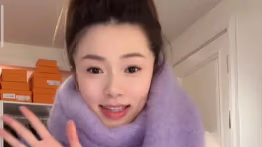快生了！鄭愷前任與老公為寶寶買衣服，粉嫩小裙子曝光小baby性別
