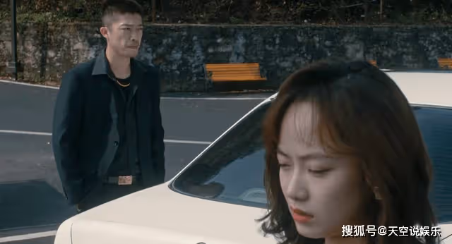 《他是誰》拚死護主被拋棄，三火的愛，對聶小雨來說太廉價了