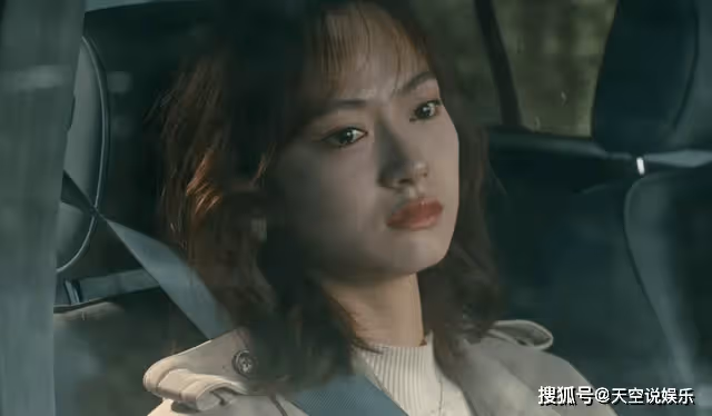 《他是誰》拚死護主被拋棄，三火的愛，對聶小雨來說太廉價了