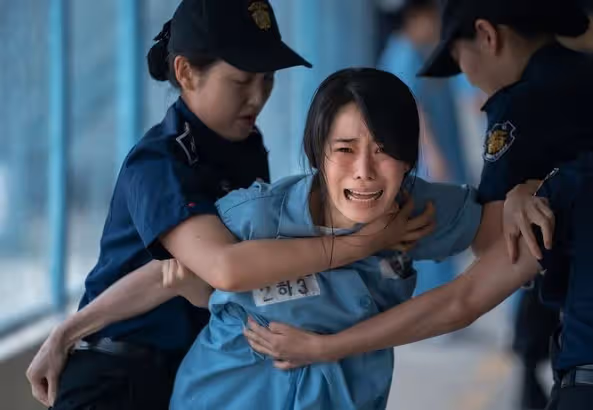 內娛博主問:如果中國翻拍《黑暗榮耀》該由誰來演呢?【趙麗穎、王鶴棣、朱一龍上榜】評論區狂罵不像話!