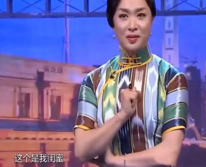 金星一個好閨蜜,和男友同居35年,男友說結婚只是一張紙,他們就沒領證。男人現在很有名,有名到金星不敢點他的名字。