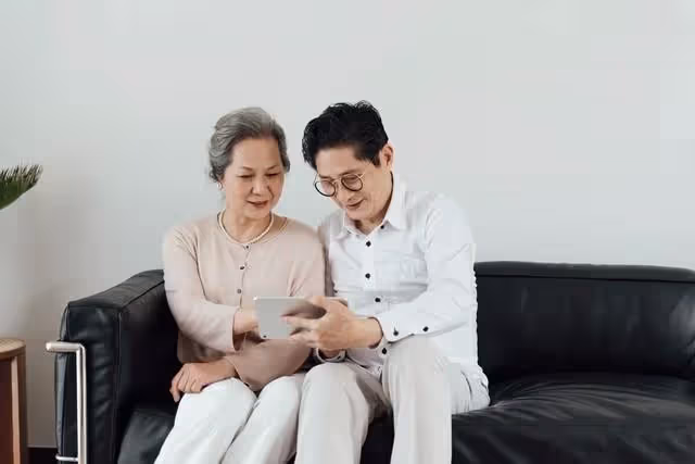公婆不幹了:想接你媽來養老，就住步梯房，我們出租新房賺養老錢