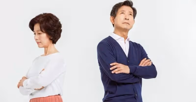 「你只是我兒子雇的保姆！」面對婆婆叫囂，我當著兒媳面將她送走
