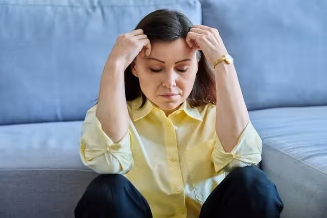 「你只是我兒子雇的保姆!」面對婆婆叫囂,我當著兒媳面將她送走