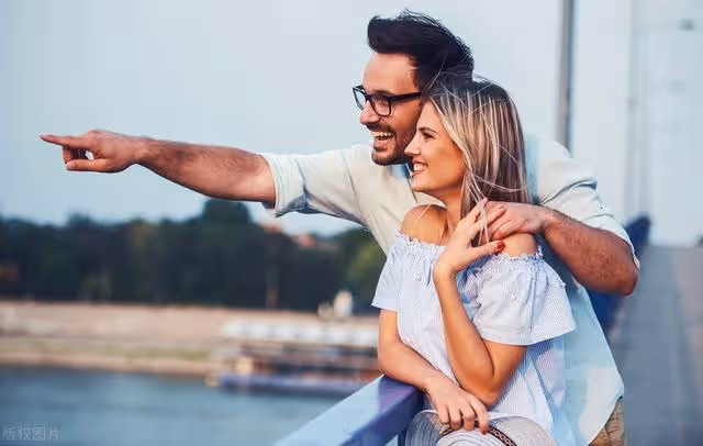 你弟結婚,你才送三千?你作為姐姐,得送三萬 女兒:嫌少,就還給我