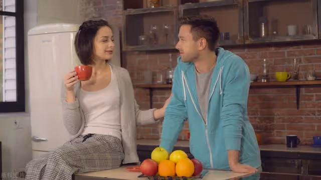 你弟結婚,你才送三千?你作為姐姐,得送三萬 女兒:嫌少,就還給我