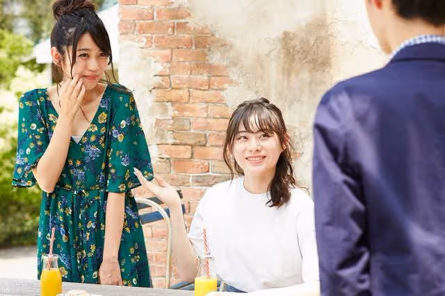 你弟結婚，你才送三千？你作為姐姐，得送三萬  女兒：嫌少，就還給我