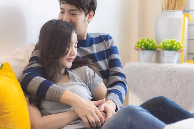 你弟結婚，你才送三千？你作為姐姐，得送三萬  女兒：嫌少，就還給我