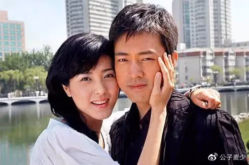她是中戲最美校花,把3位前任捧成了影帝,自己47歲仍單身