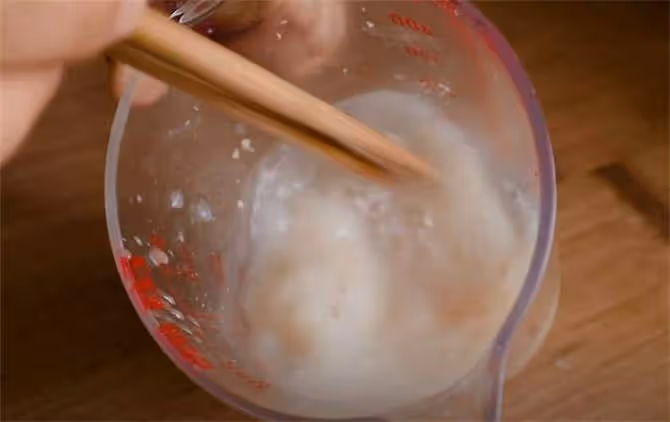發麵、死面怎樣才能揉光滑?大廚教你揉面技巧,方法簡單不費力