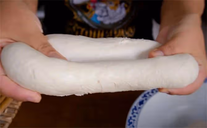 發麵、死面怎樣才能揉光滑?大廚教你揉面技巧,方法簡單不費力