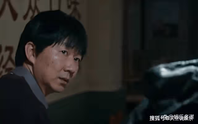 《他是誰》王德發悲慘結局曝光,為救曉霞失去生命,衛國平驚呆
