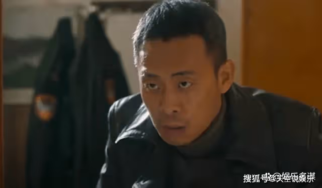 《他是誰》王德發悲慘結局曝光,為救曉霞失去生命,衛國平驚呆