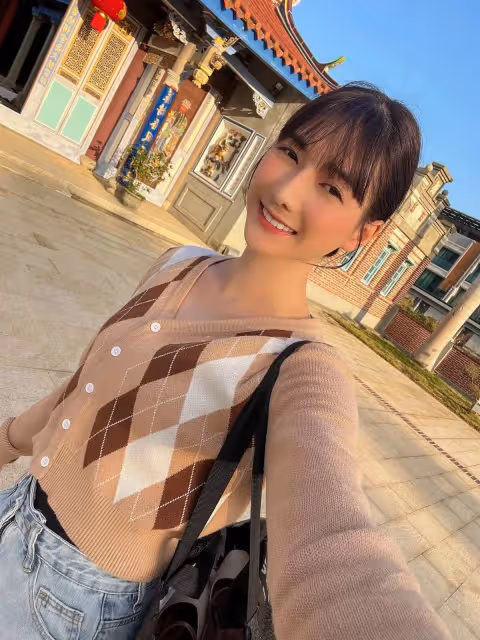 卸演藝圈光環,知名女星「回老家擺攤賣魚」不喊累 凌晨「摸黑奔市場工作」全為了父母:想好好孝順