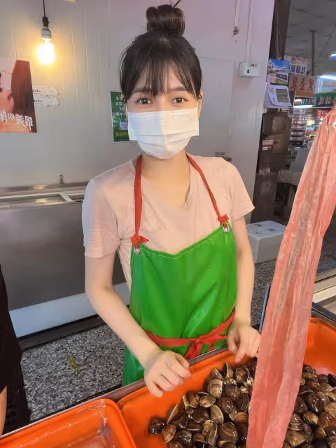 卸演藝圈光環,知名女星「回老家擺攤賣魚」不喊累 凌晨「摸黑奔市場工作」全為了父母:想好好孝順