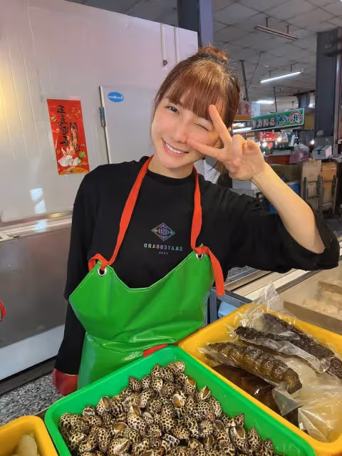 卸演藝圈光環,知名女星「回老家擺攤賣魚」不喊累 凌晨「摸黑奔市場工作」全為了父母:想好好孝順