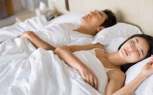 新婚第二天,妻子「睡到中午才醒」客廳傳來吵鬧 起身查看後「妻子含淚報警」:無法忍受!