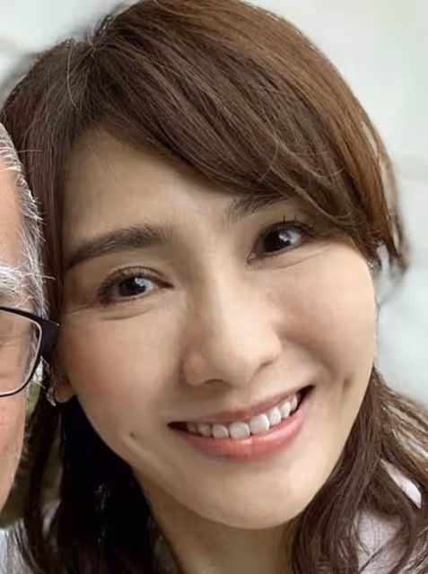 51歲黎姿攜父母出遊,皺紋搶鏡衰老明顯,弟弟坐輪椅出鏡自信樂觀