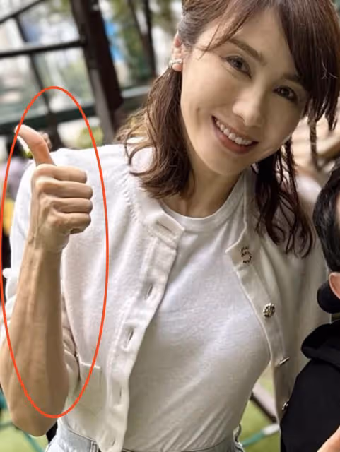 51歲黎姿攜父母出遊,皺紋搶鏡衰老明顯,弟弟坐輪椅出鏡自信樂觀