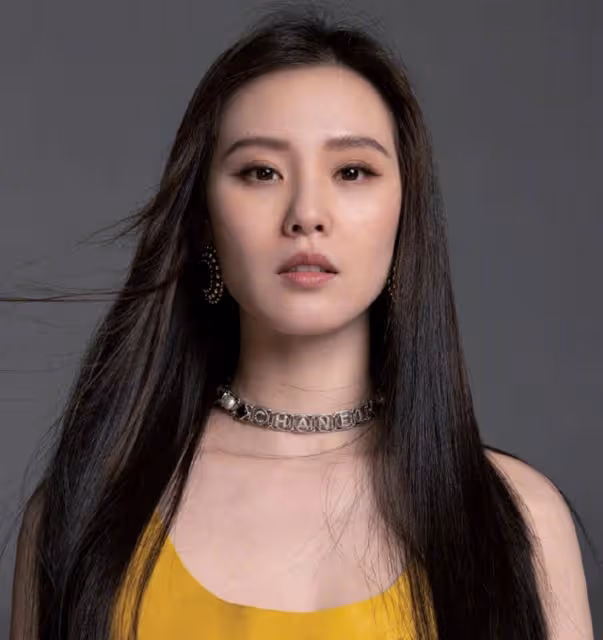 劉詩詩生娃後為證明自己身材好，就拿公主裙配襯衫，這小蠻腰服了