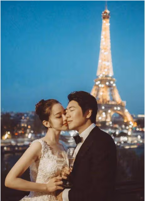 看到吉娜的「空竹腰」我酸了，精修過似的，超細小蠻腰