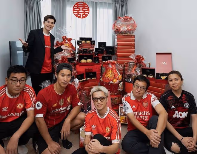 香港知名男星陳家樂下聘禮場面曝光！金器海味堆滿地，出手太大方