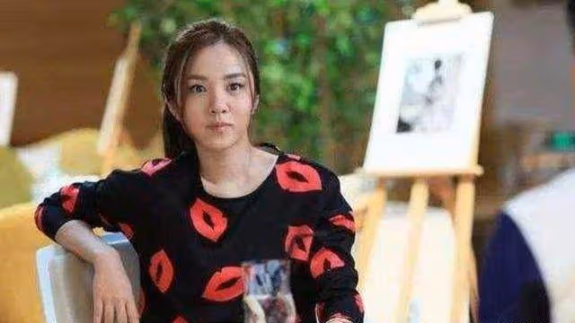 我和老公結婚三年,下班回家門外聽到小姑子說的話,讓我感動不已