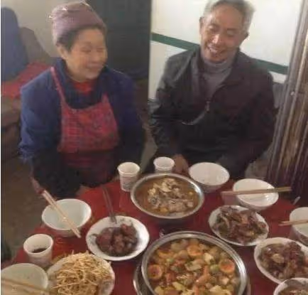 婚後回婆婆家吃飯，飯桌上婆婆對小姑子說的一番話，讓我感動不已