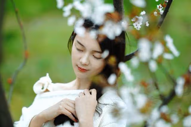 我剖腹產生下兒子,坐月子時婆婆對老公說的話,讓我含淚提出離婚