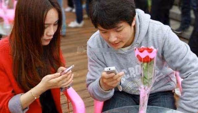 瞞著老公獨自回婆婆家,門外聽到老公和婆婆的對話,讓我心如刀割