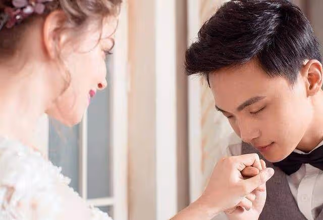 瞞著老公獨自回婆婆家,門外聽到老公和婆婆的對話,讓我心如刀割