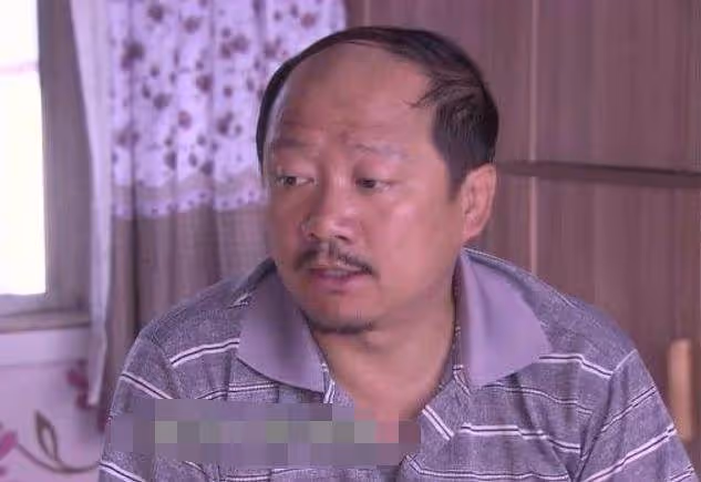 凌晨下班回家遇婆婆早起,偶然在廚房外聽到公公的話,我羞愧不已