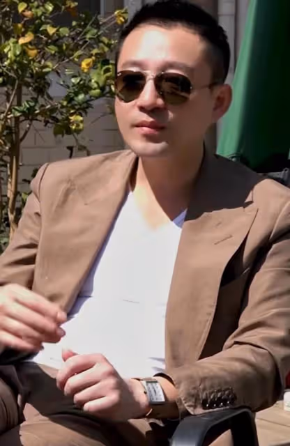 企業家汪小菲：快刀斬亂麻，被曝把母親張蘭身邊幾個頭部主全辭退
