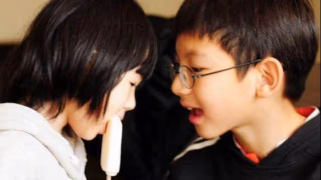 哥哥去世嫂子留下侄子走了,二十年後我搬新家,嫂子罵我搶她兒子