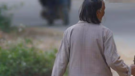 小叔子結婚婆婆讓老公出彩禮錢,小叔子給她一東西,她灰溜溜走了