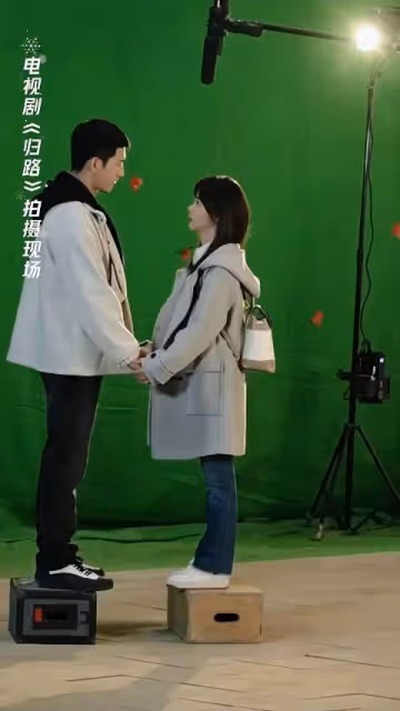 明明是譚松韻和井柏然的戲,白敬亭卻上熱搜?這三人,該磕那對?